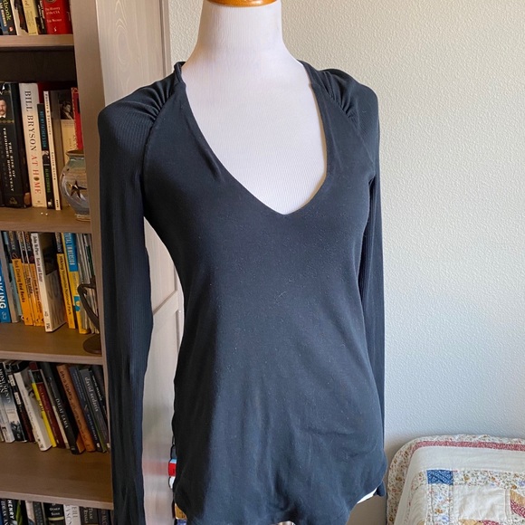 James Perse Tops - Standard James Perse long sleeve v neck black L